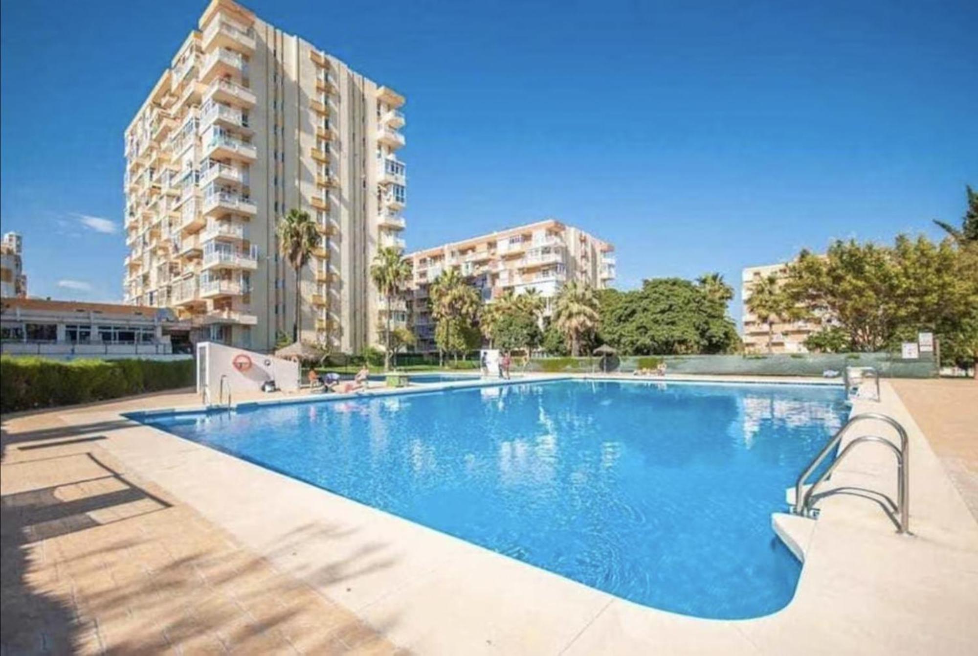 797 Holiday Rentals - Equipado Estudio Cerca Del Parque La Paloma 베날마데나코스타 외부 사진